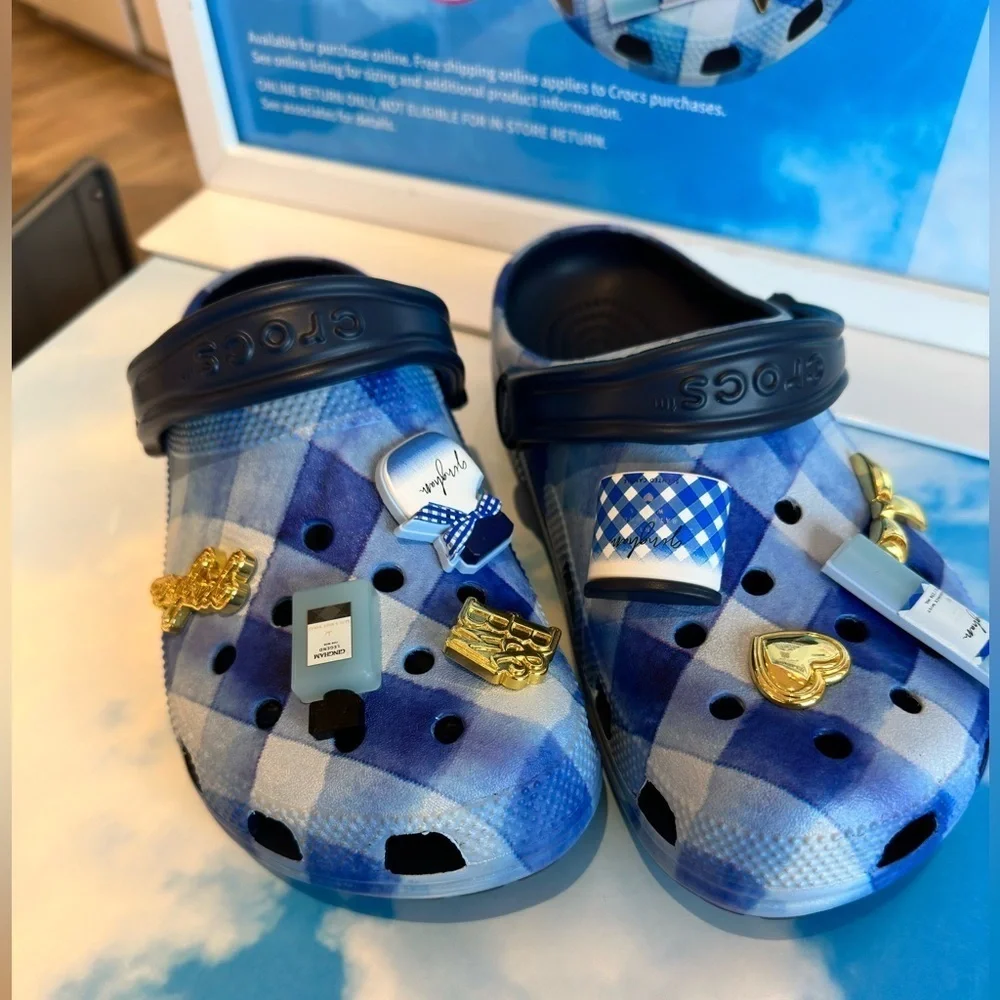 Bath & Body Works Gingham Crocs Special Edition Crocs collab with B&BW NEW - Picture 3 of 7
